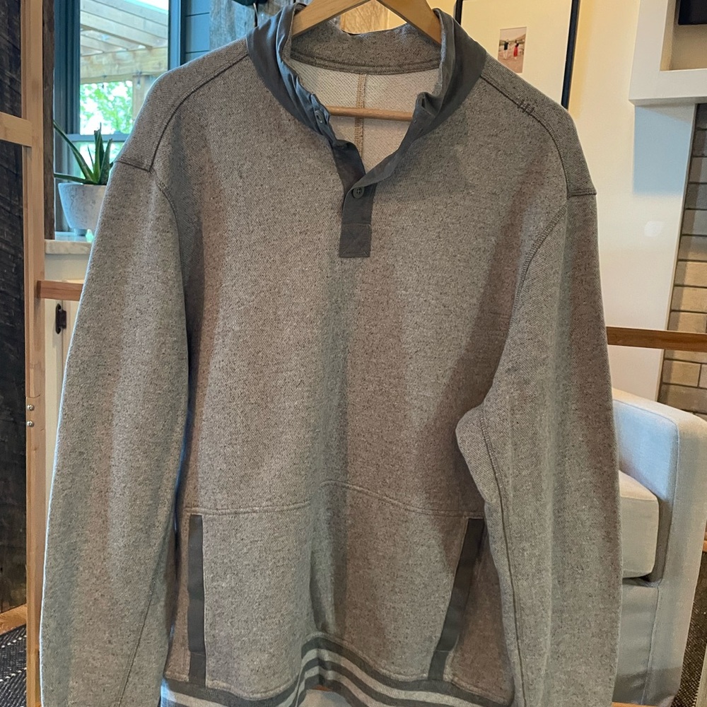 Lululemon Mens sweater size XL